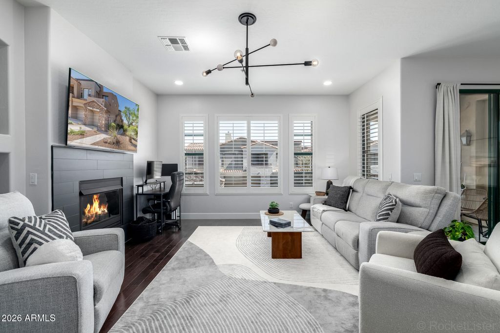 19550 N GRAYHAWK Drive 2055, Scottsdale, AZ 85255