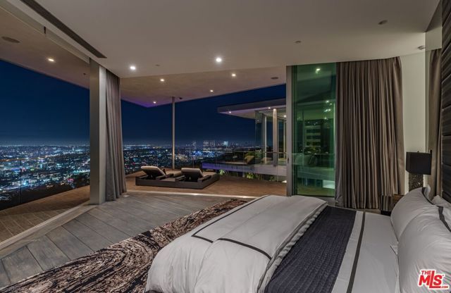 1474 Blue Jay Way, Los Angeles, CA 90069