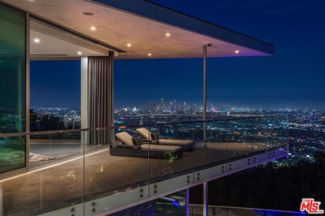 1474 Blue Jay Way, Los Angeles, CA 90069