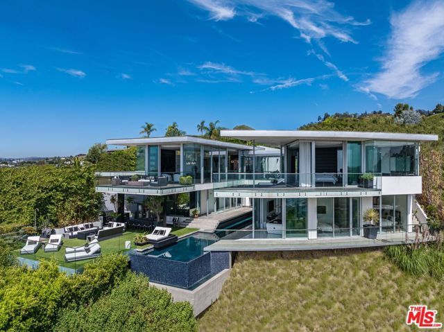 1474 Blue Jay Way, Los Angeles, CA 90069