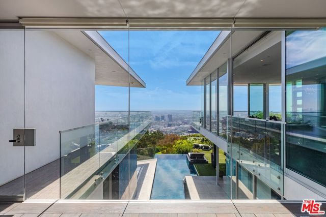 1474 Blue Jay Way, Los Angeles, CA 90069