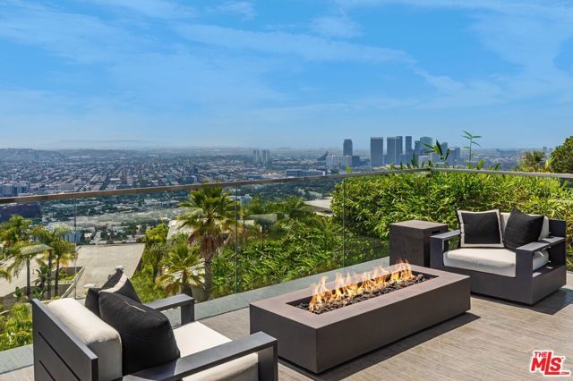 1474 Blue Jay Way, Los Angeles, CA 90069