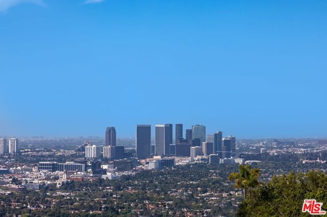1474 Blue Jay Way, Los Angeles, CA 90069