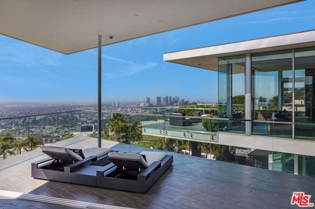 1474 Blue Jay Way, Los Angeles, CA 90069