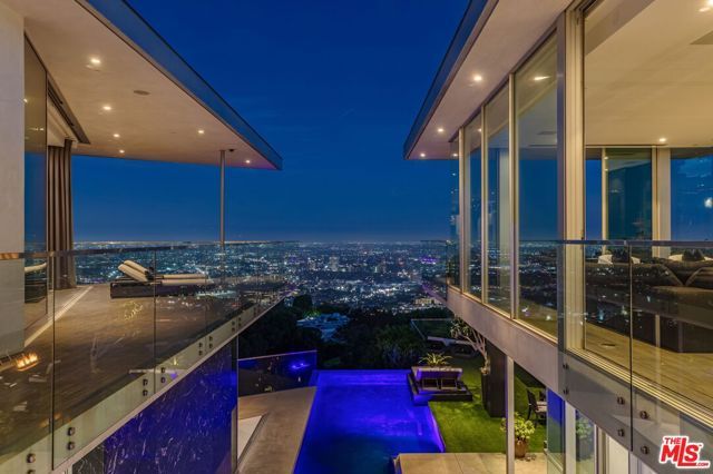 1474 Blue Jay Way, Los Angeles, CA 90069