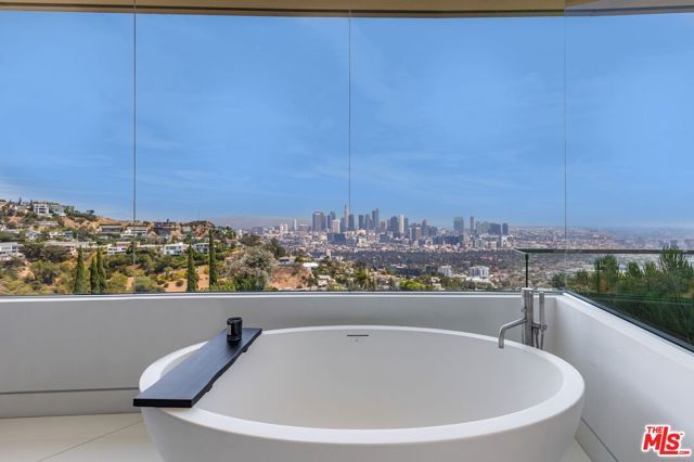 1474 Blue Jay Way, Los Angeles, CA 90069