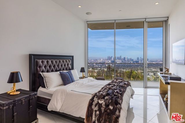 1474 Blue Jay Way, Los Angeles, CA 90069