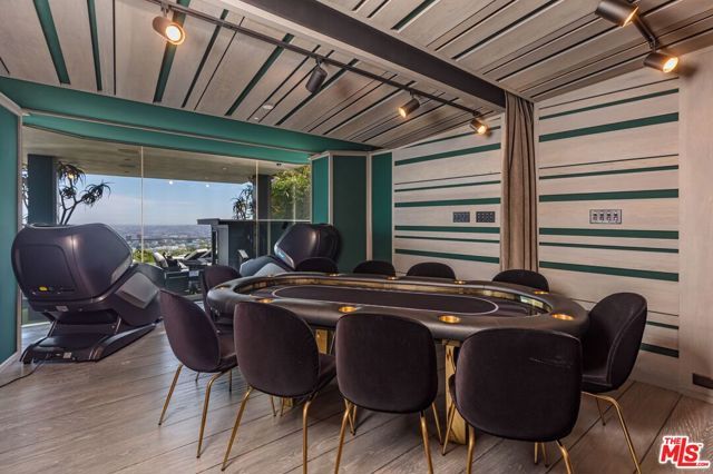 1474 Blue Jay Way, Los Angeles, CA 90069