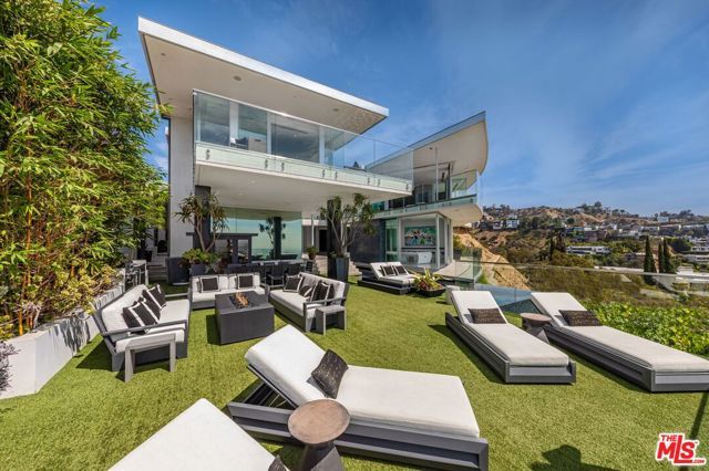 1474 Blue Jay Way, Los Angeles, CA 90069