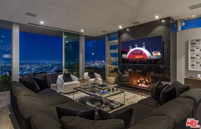 1474 Blue Jay Way, Los Angeles, CA 90069
