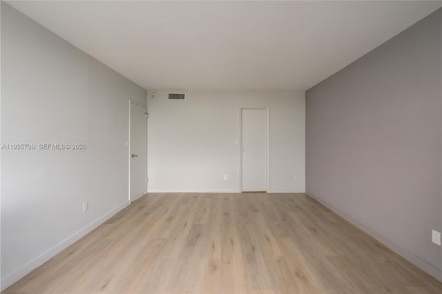 2000 NE 135th Street 908, North Miami, FL 33181