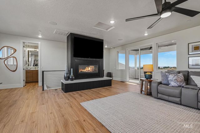 27225 Iron Horse Dr, Caldwell, ID 83607