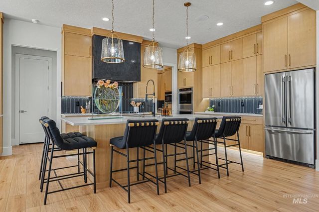 27225 Iron Horse Dr, Caldwell, ID 83607