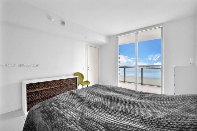 1300 Brickell Bay Dr 2507, Miami, FL 33131