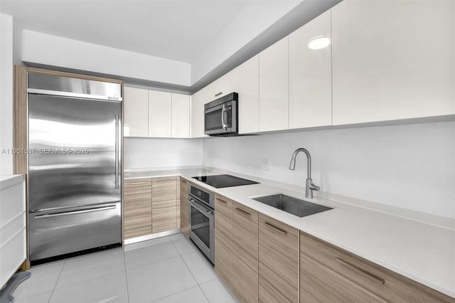 1300 Brickell Bay Dr 2507, Miami, FL 33131