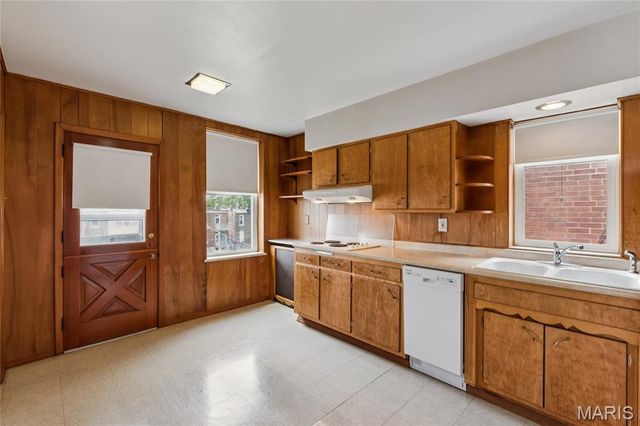 4916 Berthold Avenue, St Louis, MO 63110