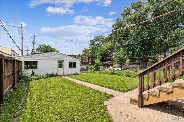 4916 Berthold Avenue, St Louis, MO 63110