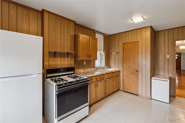 4916 Berthold Avenue, St Louis, MO 63110