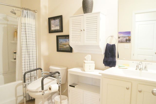 44 Porch Ln., Pawleys Island, SC 29585