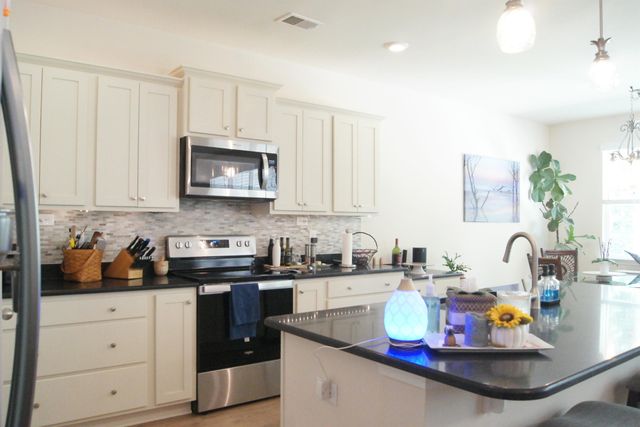 44 Porch Ln., Pawleys Island, SC 29585