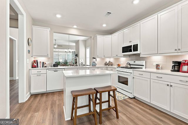 200 Sweetbay Court, Peachtree City, GA 30269