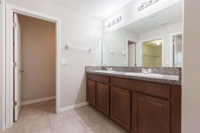 10040 CARLOWAY HILLS DRIVE 10040, Wimauma, FL 33598