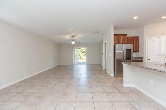 10040 CARLOWAY HILLS DRIVE 10040, Wimauma, FL 33598