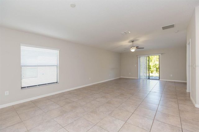 10040 CARLOWAY HILLS DRIVE 10040, Wimauma, FL 33598