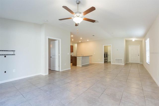 10040 CARLOWAY HILLS DRIVE 10040, Wimauma, FL 33598