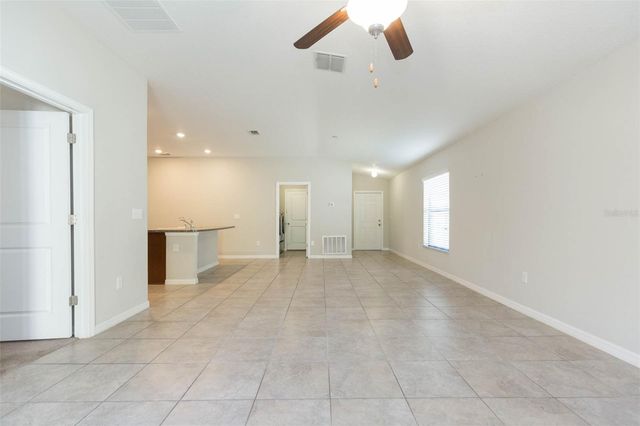 10040 CARLOWAY HILLS DRIVE 10040, Wimauma, FL 33598