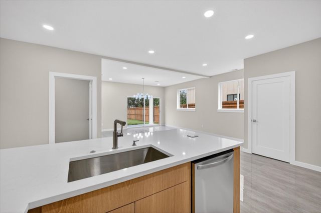 109 Rolston Road, Irving, TX 75060