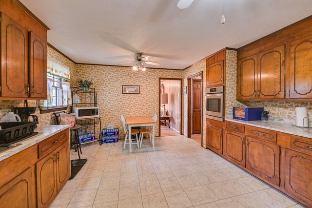 2905 Greenwood Highway, Bradley, SC 29819