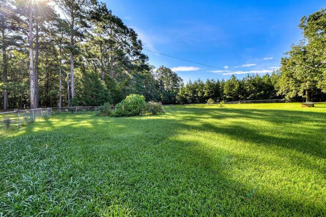 2905 Greenwood Highway, Bradley, SC 29819