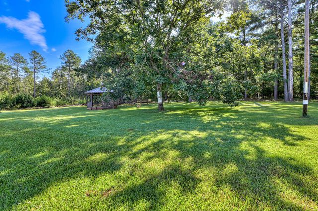 2905 Greenwood Highway, Bradley, SC 29819