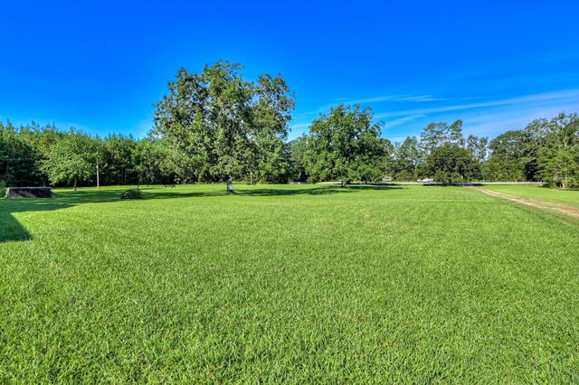 2905 Greenwood Highway, Bradley, SC 29819