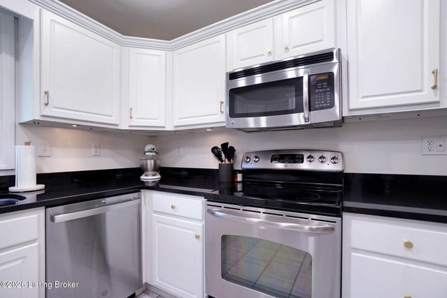 4306 Holly Tree Dr, Louisville, KY 40241