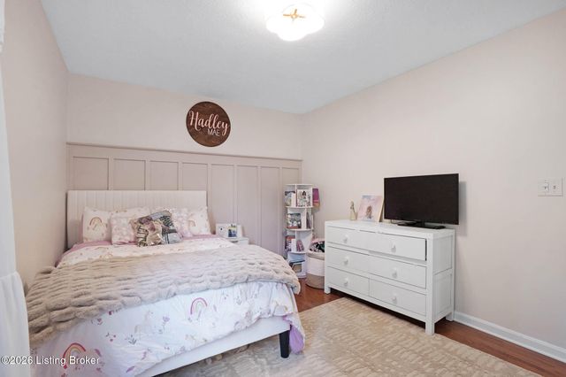 4306 Holly Tree Dr, Louisville, KY 40241