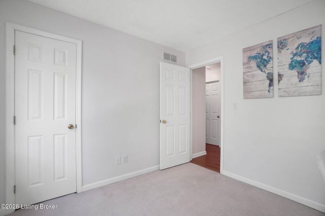4306 Holly Tree Dr, Louisville, KY 40241