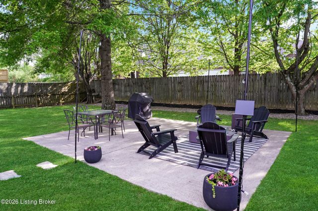 4306 Holly Tree Dr, Louisville, KY 40241