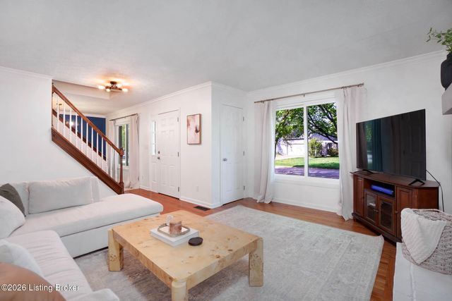 4306 Holly Tree Dr, Louisville, KY 40241