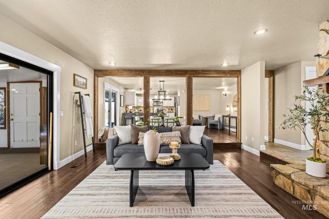 2013 S Coloma Way, Boise, ID 83712