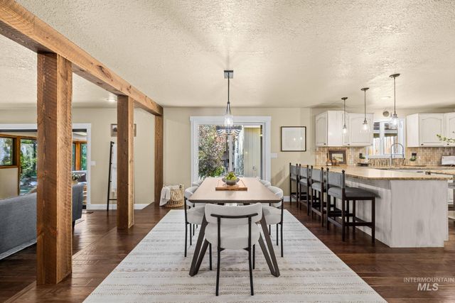 2013 S Coloma Way, Boise, ID 83712