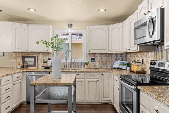 2013 S Coloma Way, Boise, ID 83712