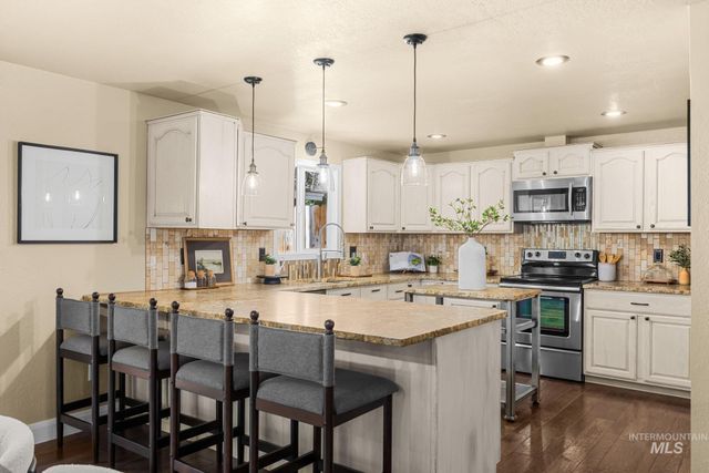 2013 S Coloma Way, Boise, ID 83712