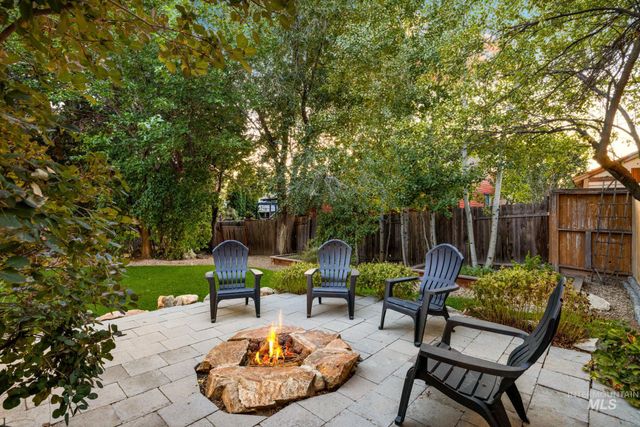 2013 S Coloma Way, Boise, ID 83712