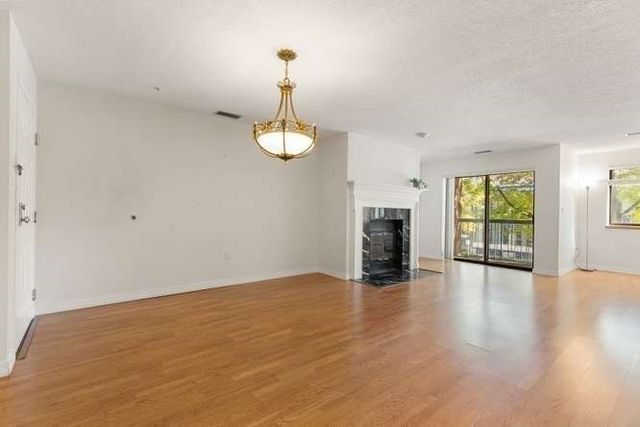 666 Main Street 217, Winchester, MA 01890