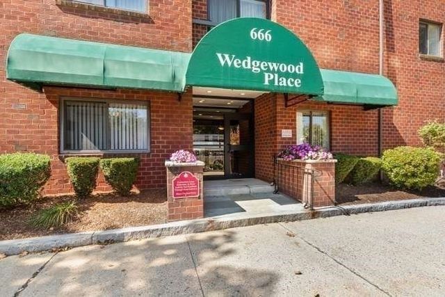 666 Main Street 217, Winchester, MA 01890