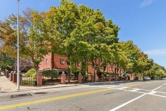 666 Main Street 217, Winchester, MA 01890