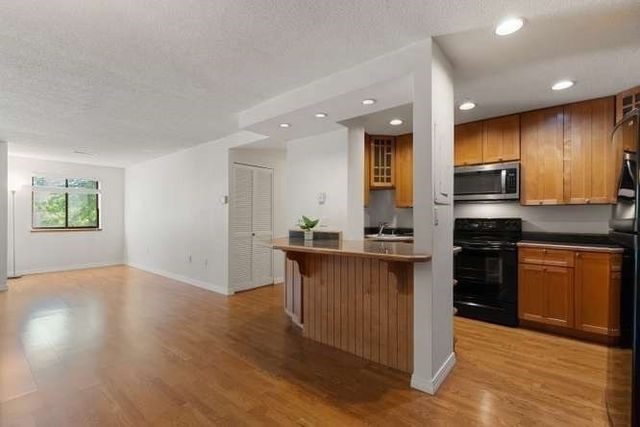 666 Main Street 217, Winchester, MA 01890