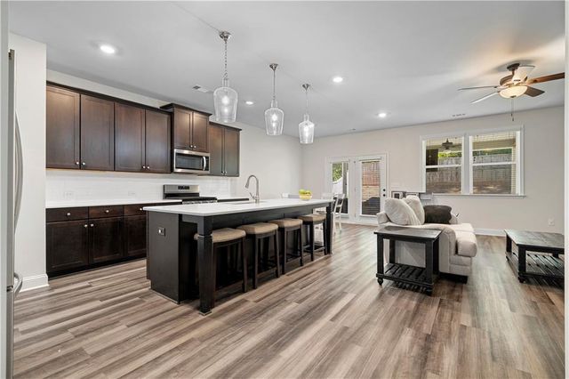 225 Gallant Fox Way, Acworth, GA 30102